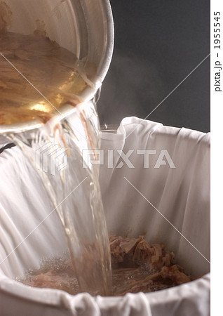 出汁をひく 1955545