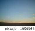 地平線にラクダの一行 1959364
