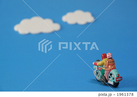 1961378
