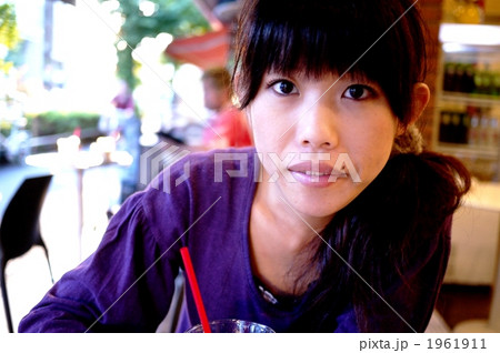 カフェ女の子１ 1961911
