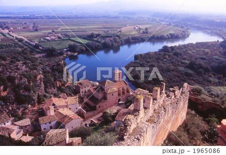 川辺の小さな村 1965086