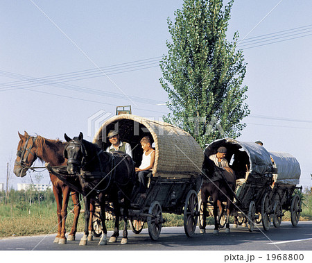 ルーマニアの幌馬車隊の写真素材 [1968800] - PIXTA