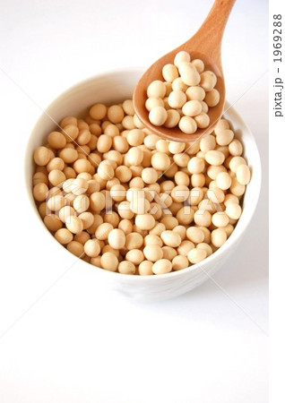 大豆と木のスプーン 1969288