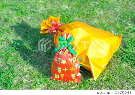 プレゼント プレゼント 1970643