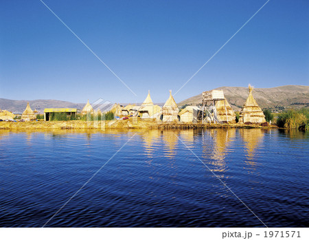 ティティカカ湖のウロス島 1971571