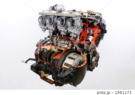 エンジンのカットモデル 1981173
