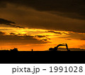 黄金色の空とシルエット 1991028