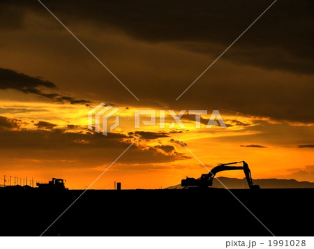 黄金色の空とシルエット 黄金色の空とシルエット 1991028
