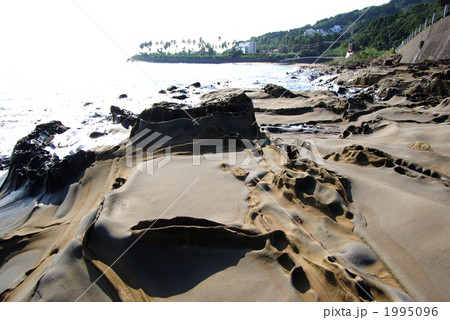 日南海岸の奇岩 1995096