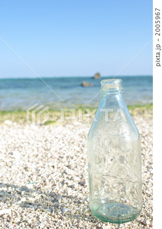 石垣島のビーチ 漂流物 石垣島のビーチ 漂流物 2005967