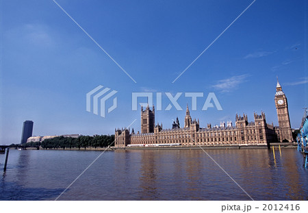 ロンドン　テムズ川と英国国会議事堂 2012416