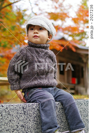 子供と紅葉の阿弥陀堂(中尊寺) 子供と紅葉の阿弥陀堂(中尊寺) 2027236