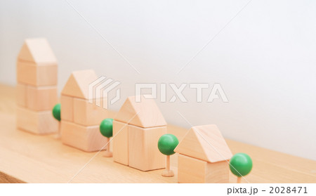 2028471