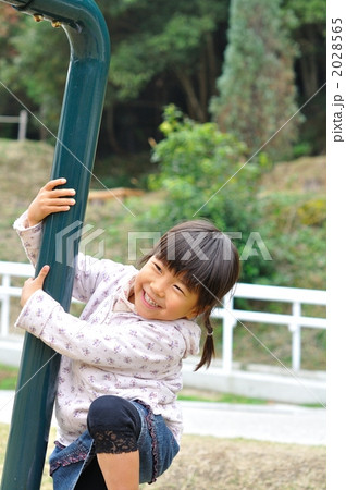 2028565