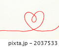 赤い毛糸（ハート拡大） 2037533