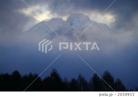 朝霧と八ヶ岳 2039915