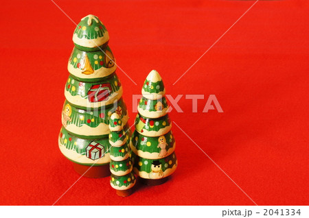 クリスマスツリーのマトリョーシカ 2041334