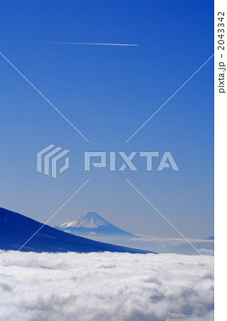 雲海の向こうに富士 2043342