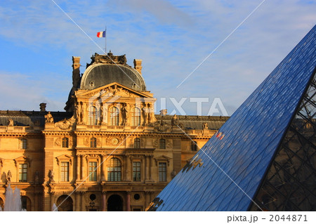 ルーヴル美術館 2044871