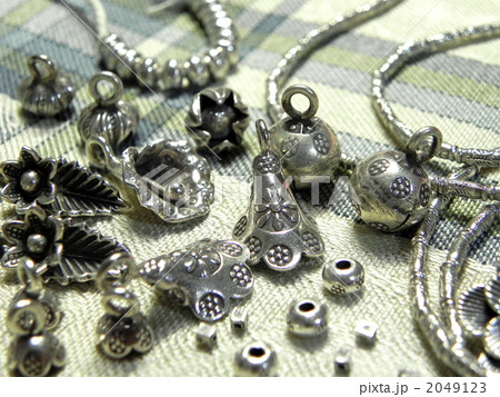 カレンシルバー 2049123