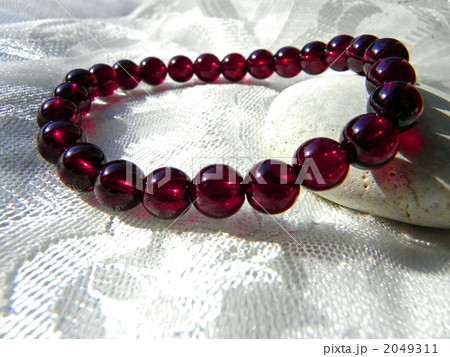 1月の誕生石、ガーネットのブレスレット 2049311