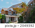 紅葉と住宅 2049392
