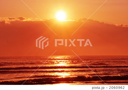 海の日の出 2060962