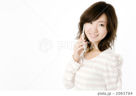 女性と携帯電話 2063784