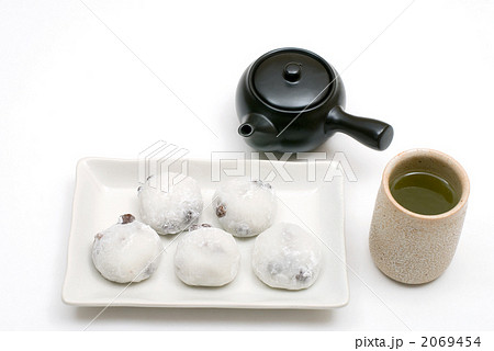 豆大福とお茶・角皿乗せ 2069454