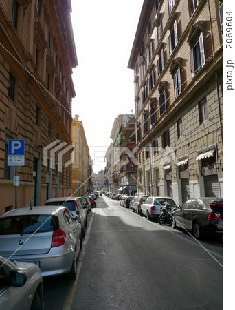 ローマの路地 2069604