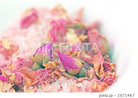 薔薇の花びら バス用ソルト 薔薇の花びら バス用ソルト 2071467