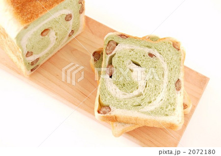 渦巻き模様の抹茶パン 2072180