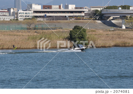 水上スキーのジャンプ 2074081