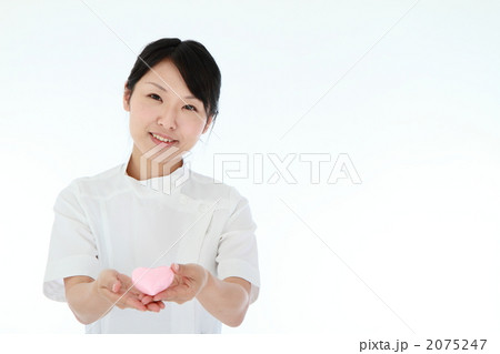 ハートを持つ看護士 2075247