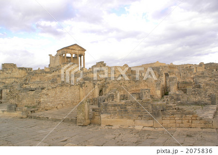 ドゥッガ遺跡 2075836