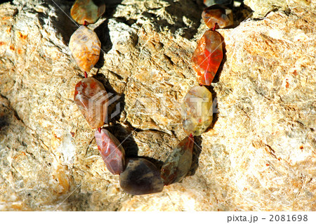 恐竜の糞の化石（コプロライト）ビーズ 2081698