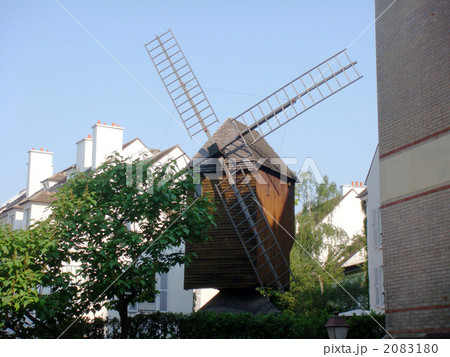 ル・ムーラン・ド・ラ・ギャレット 2083180