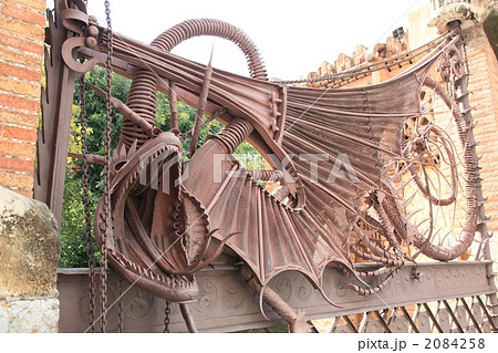 グエル別邸のドラゴン 2084258