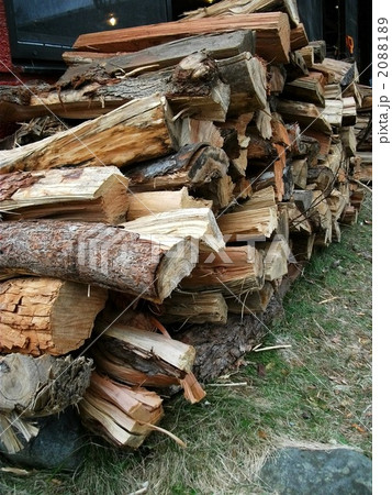 日光湯元ではまだ薪ストーブが活躍しています 2088189