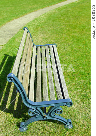 公園のベンチ 2088555