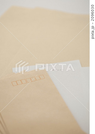 封筒と葉書 2096030
