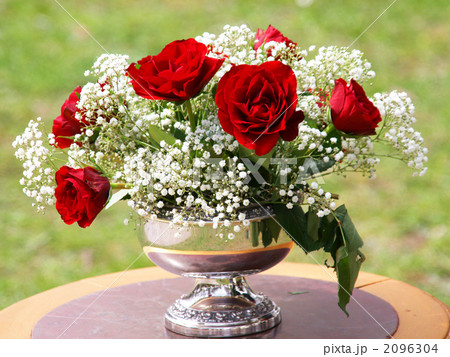 　バラ　カスミソウ　フラワーアレンジ　オランダ 2096304