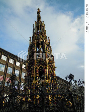 ニュルンベルク　美しの泉 2103076