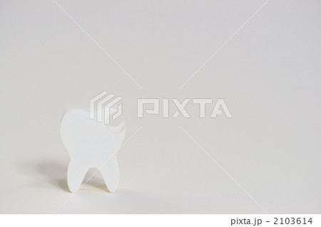 歯科イメージ　ムシ歯 2103614