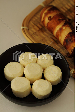 京芋の下ごしらえ 2103712