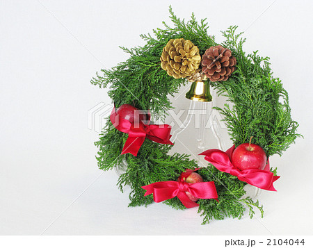 クリスマスの手作りリース（右横） 2104044