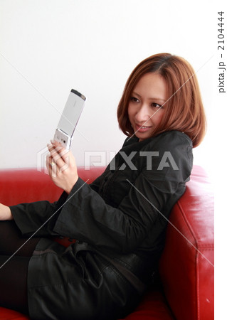 美女と携帯メール 美女と携帯メール 2104444