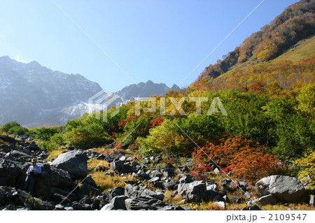 秋の涸沢へ 2109547