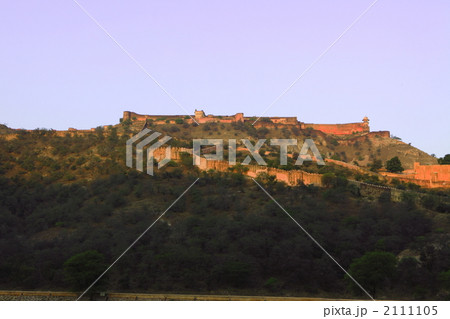 朝日の中のアンベール城 2111105