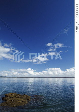 ハワイ島ヒロ湾の青空 ハワイ島ヒロ湾の青空 2111543